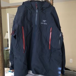 Men’s shell jacket paid $500